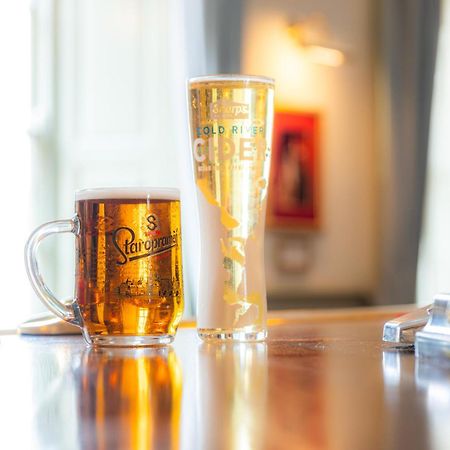 The George Hotel 阿克斯明斯特 外观 照片